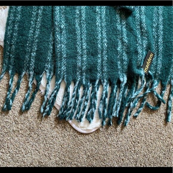 Madden NYC Muffller Blanket Wrap Scarf NEW with Tags One Size - Picture 6 of 6